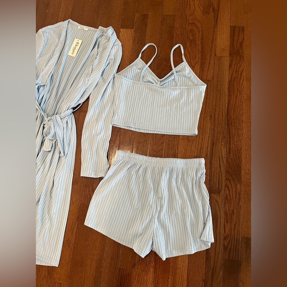 NWT Silky Pajama Set with Robe in Light Blue - Picture 7 of 8